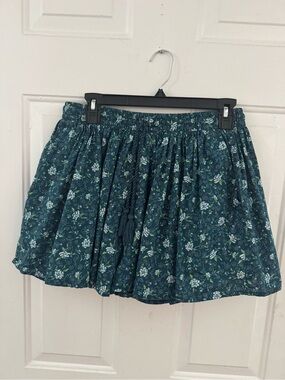 Old Navy High-Waisted Volume Flounce Shorts Floral Medium Cottagecore Summer